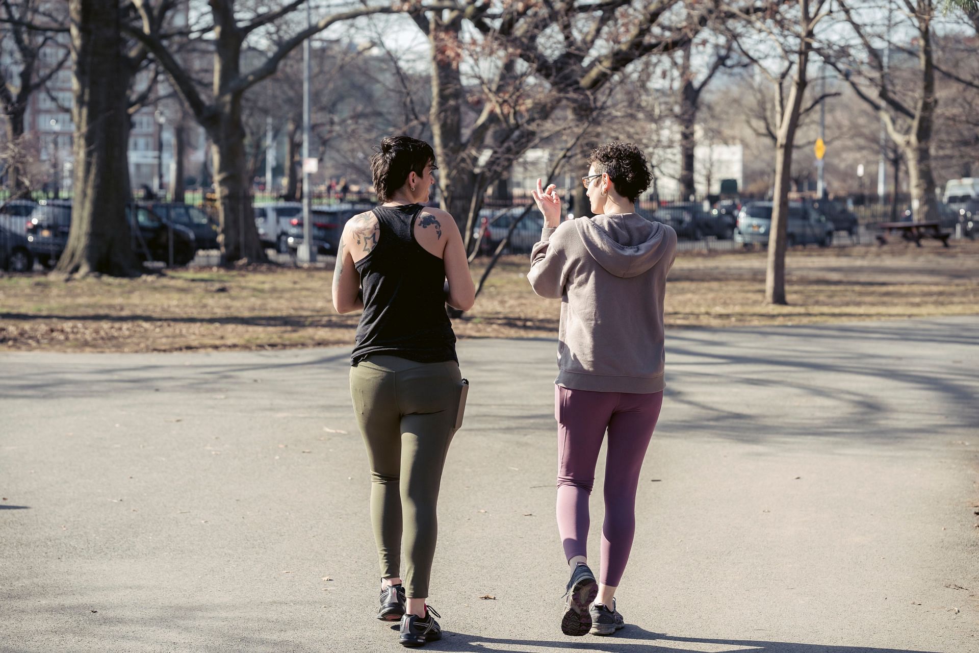 Exercise can help in reducing excess belly fat. (Image via Pexels/Sarah Chai)