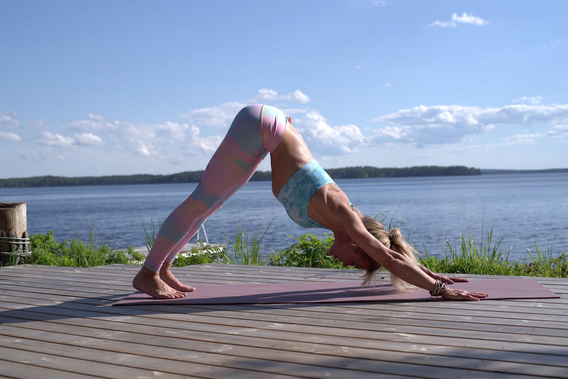 Best and commpon yoga exercises for beginners (Image via Unsplash/Minna Hamalainen)