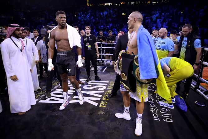 Anthony Joshua releases a statement regarding his reaction to the Oleksandr Usyk defeat