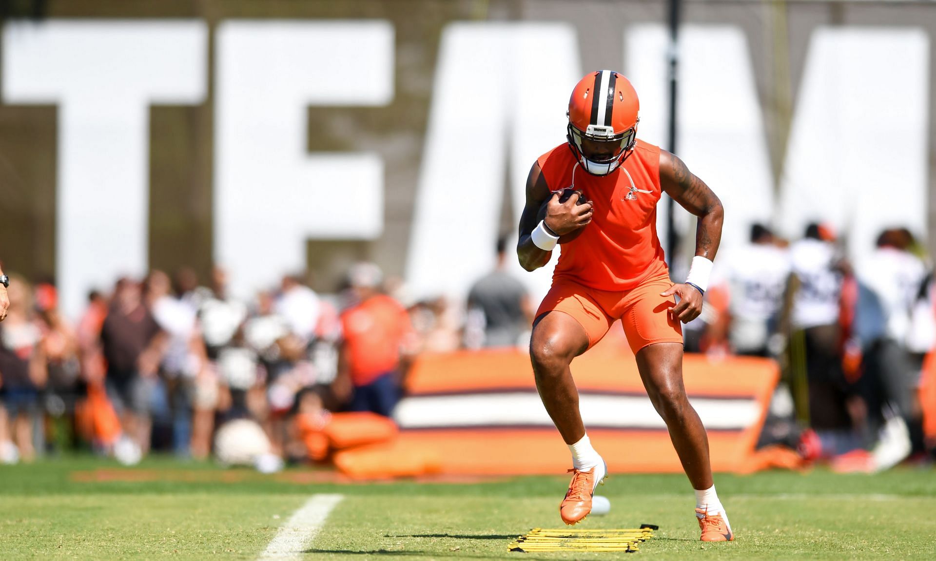 Cleveland Browns quarterback Deshaun Watson at Cleveland Browns Training Camp