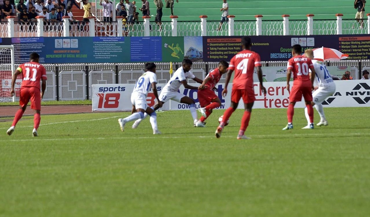 Players tussling for the ball during the game. (Image Courtesy: Twitter/DurandCup)