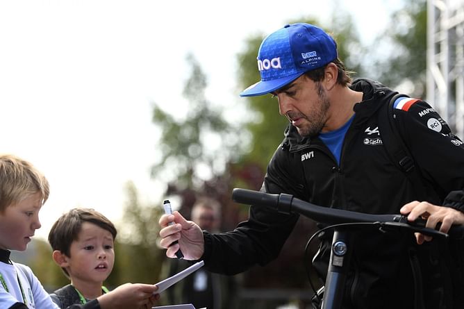 "Ferrari always do some strange strategies"- Here's what 'surprised' Fernando Alonso about Charles Leclerc before 2022 F1 Belgian GP's penultimate lap