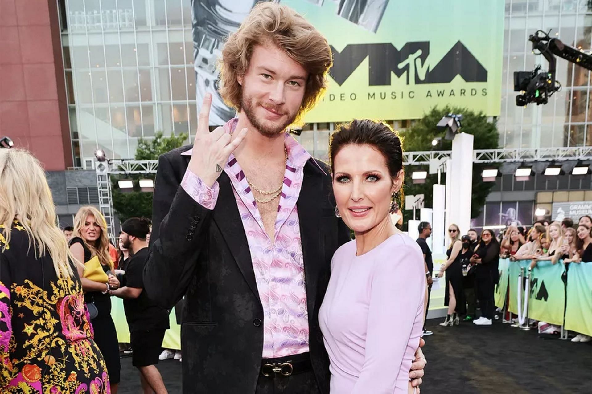 Yung Gravy makes red carpet appearance with Addison Rae