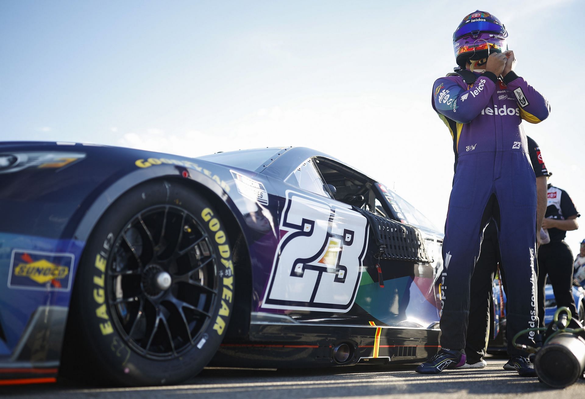 Denny Hamlin signs contract extension with Joe Gibbs Racing; 23XI remains  with Toyota