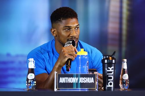 Oleksandr Usyk v Anthony Joshua (centre) 2 - Press Conference