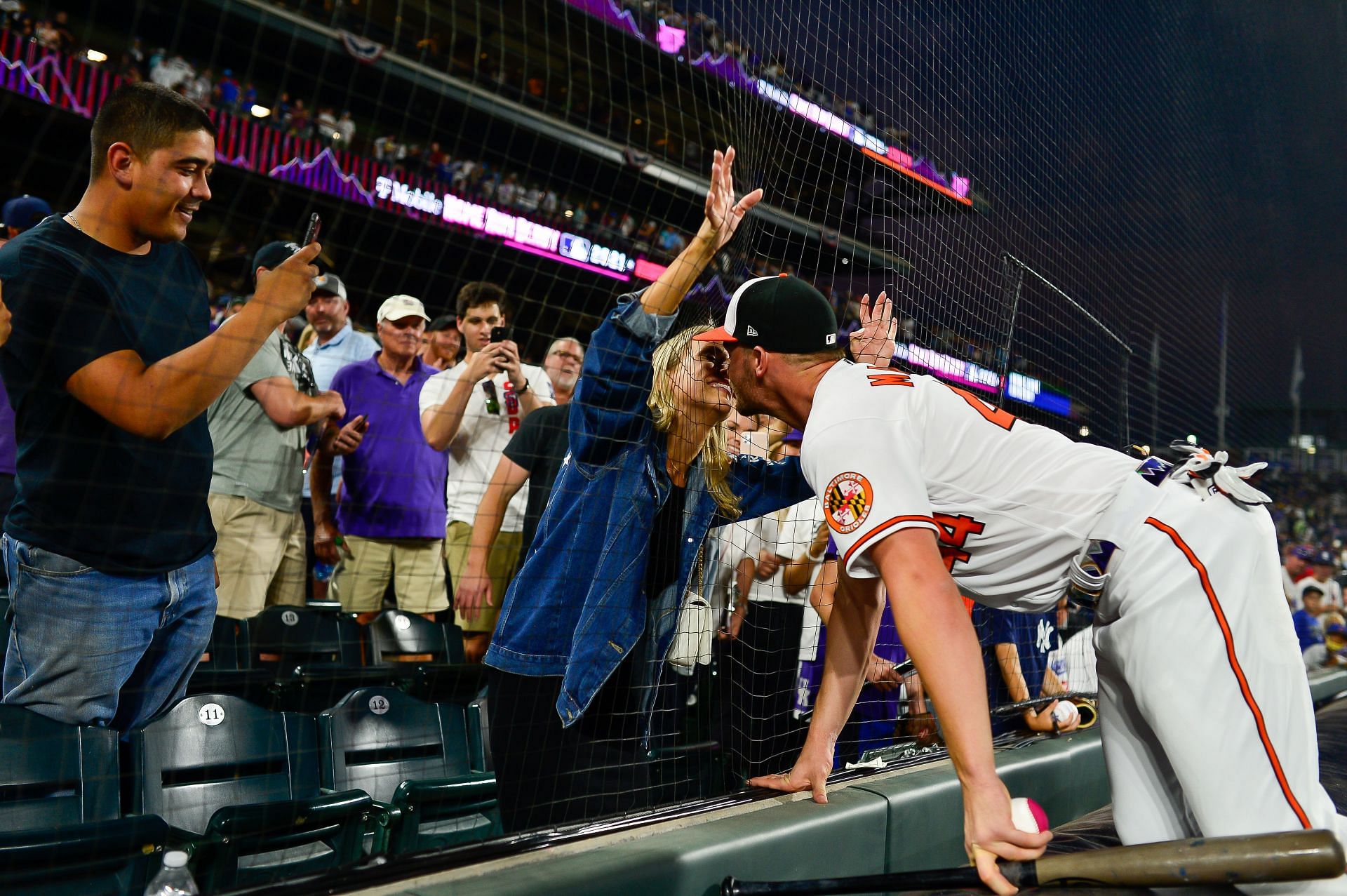 Trey Mancini's fiancée Sara Perlman thanks Orioles fans after trade