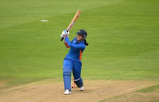 स्मृति मंधाना ने भारत के लिए जड़ा सबसे तेज टी20 अर्धशतक, ट्विटर पर जोरदार प्रतिक्रियाएं