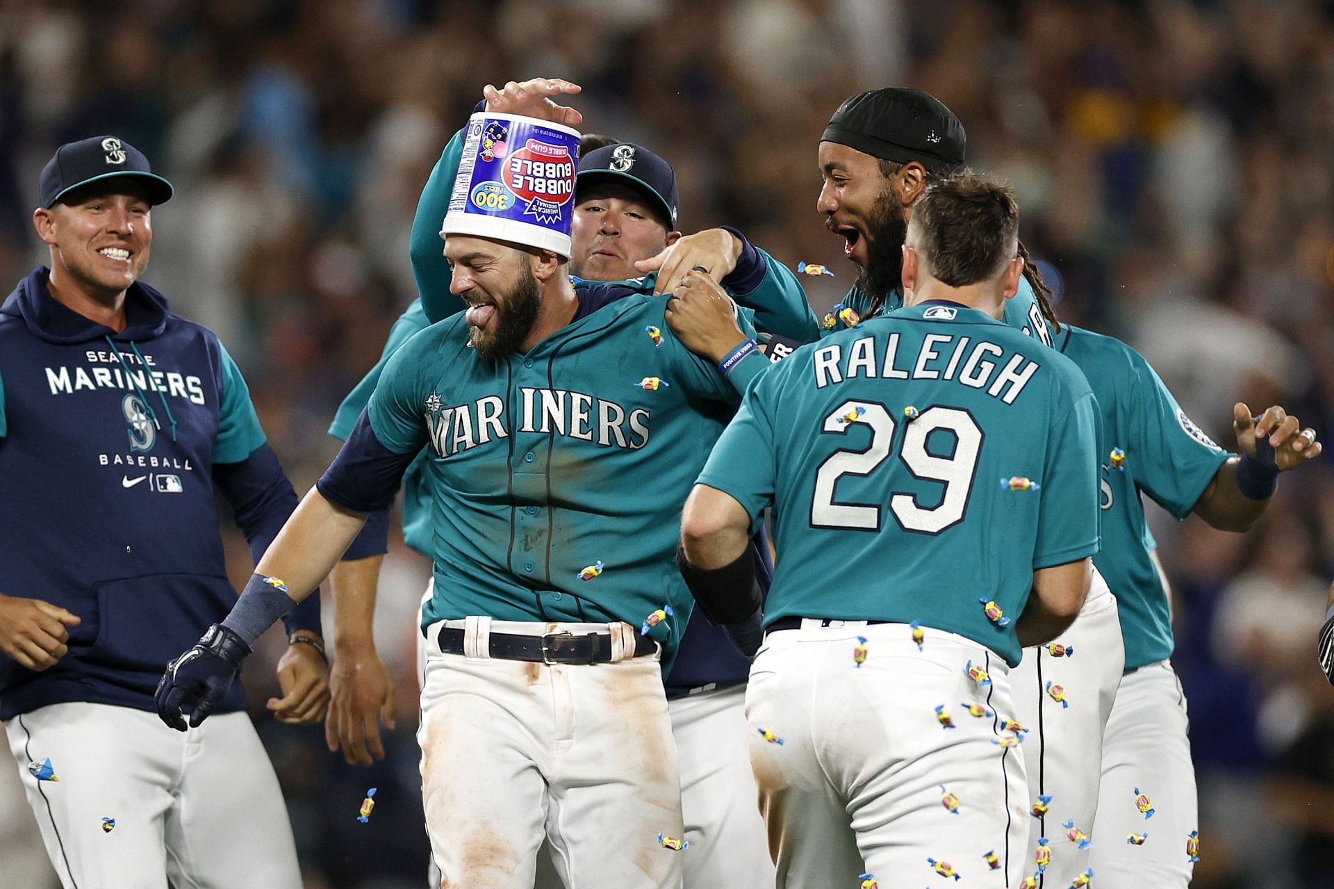Mariners play Astros hard but lose late, this time 3-2 - Lookout