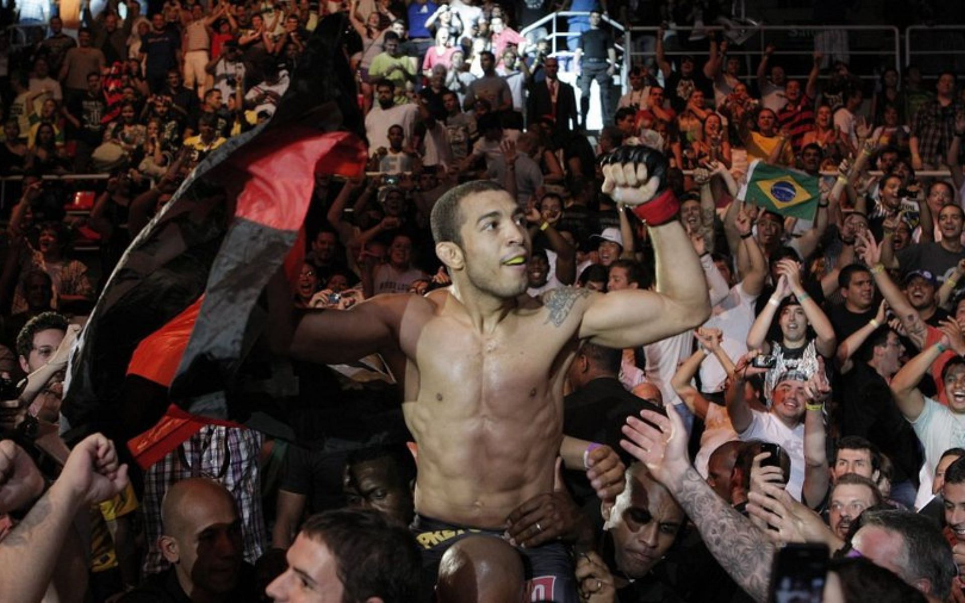 Jose Aldo in the crowd at UFC 142 [image courtesy of @Skip2MyJays/Twitter]