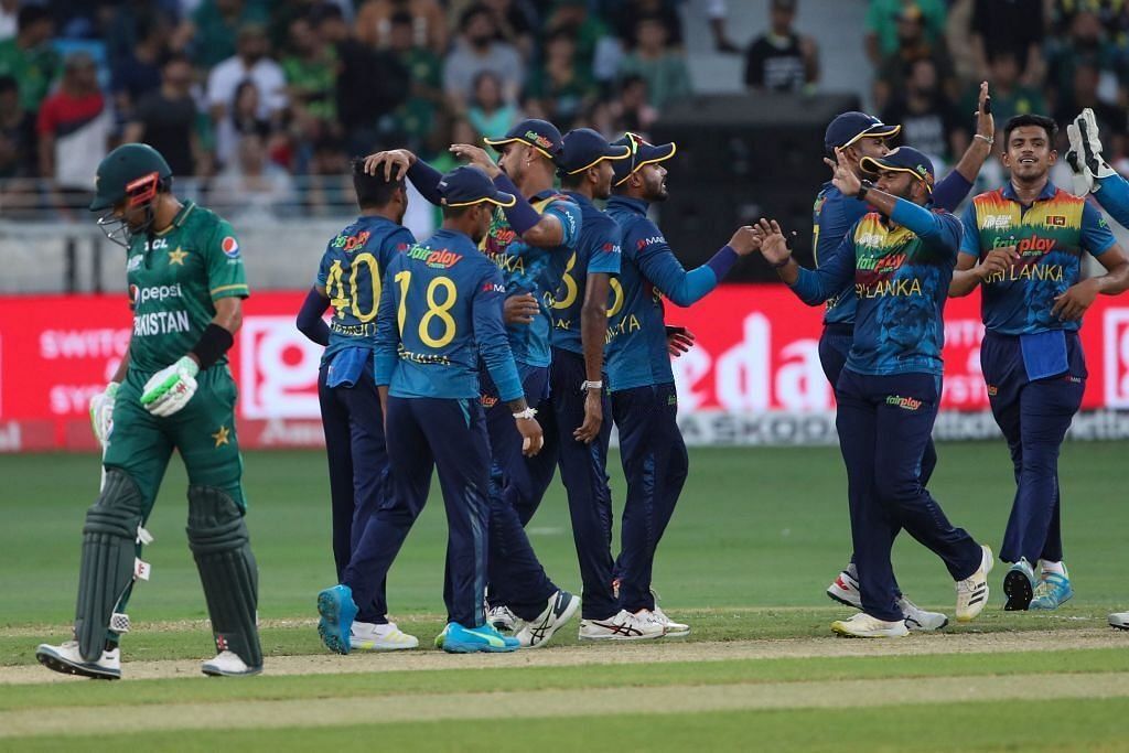 श्रीलंकाई गेंदबाजों के सामने पाकिस्तान पूरे ओवर भी नहीं खेल पाया 