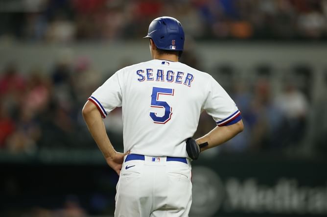 WATCH: Texas Rangers' Corey Seager breaks his record for most home runs by a left-handed shortstop in a single season