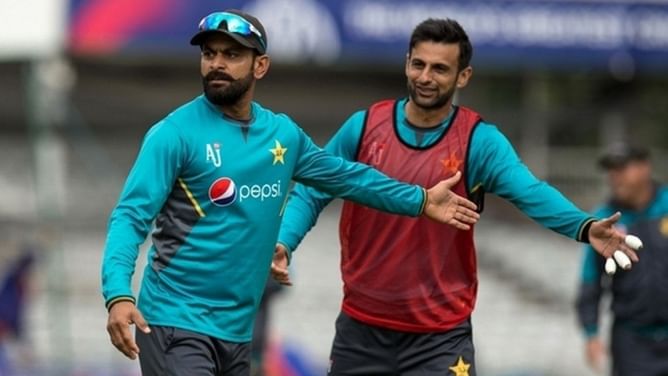 “Told him he wouldn’t get the respect he deserves” - Mohammad Hafeez discloses he advised Shoaib Malik to retire with him