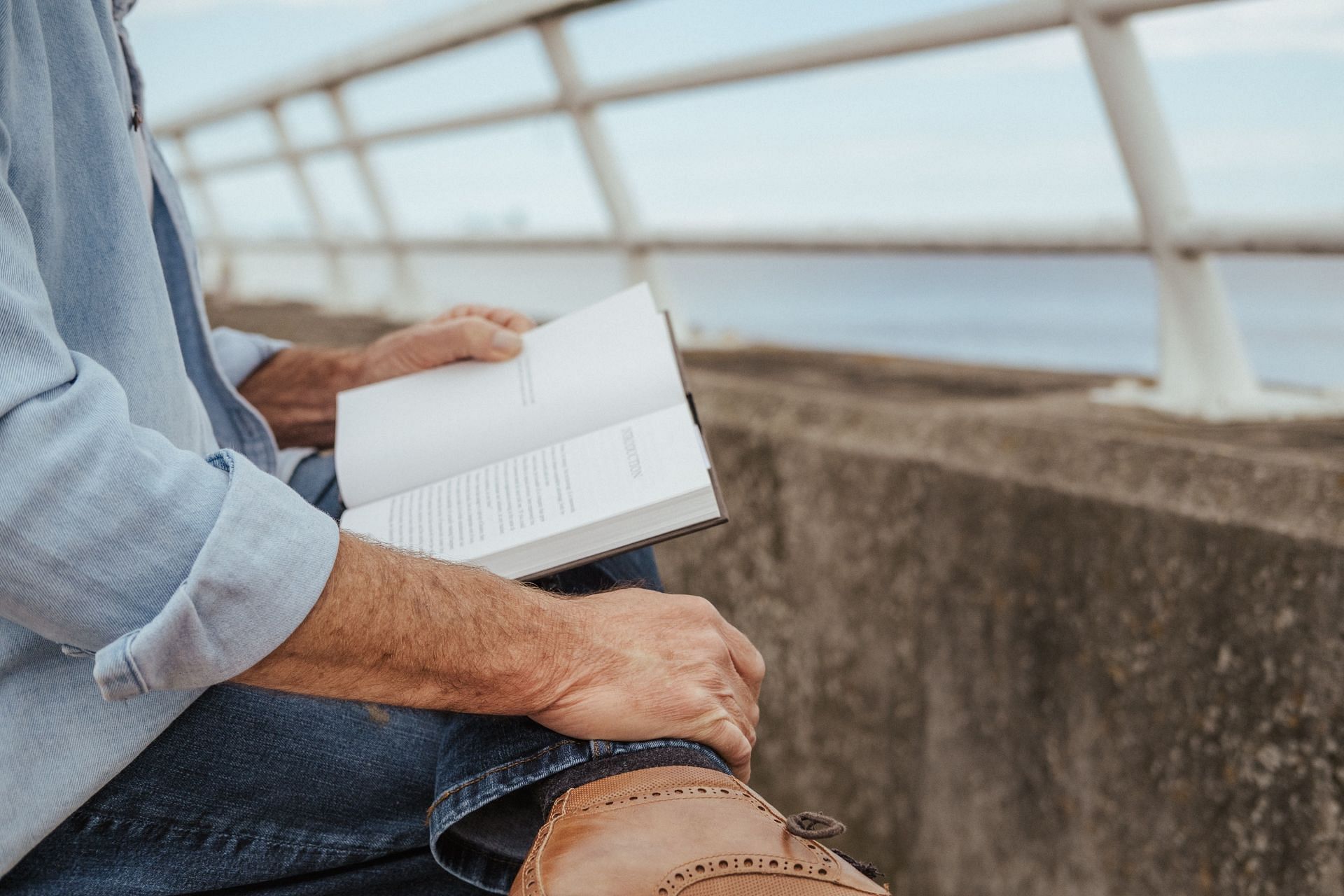 Alone time gives you the chance for self-reflection. (Image via Pexels/ Anete Lusina)