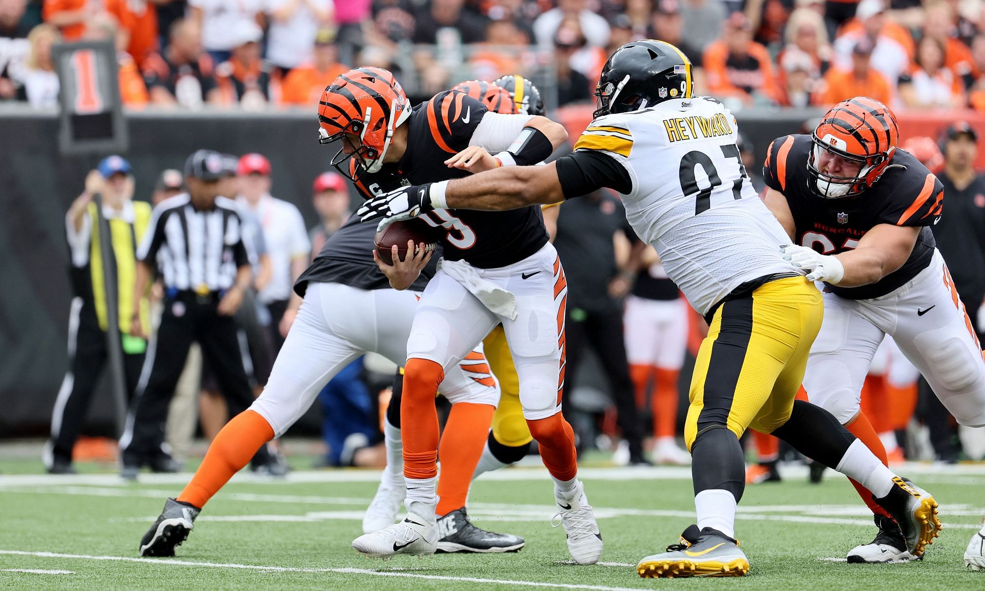 Pittsburgh Steelers Vs. Cincinnati Bengals Pre Game GIF - Nfl