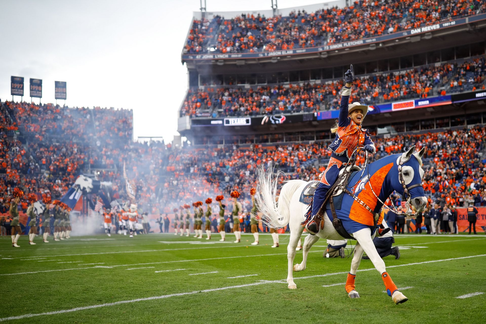 The Houston Texans took on the Denver Broncos in Week 2 of the