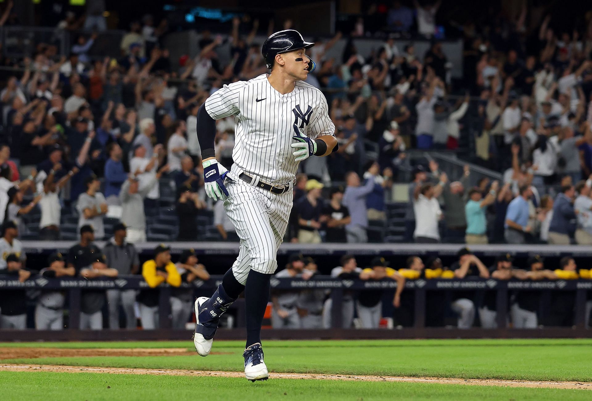 Aaron Judge hits 60th homer, 1 away from Roger Maris' American