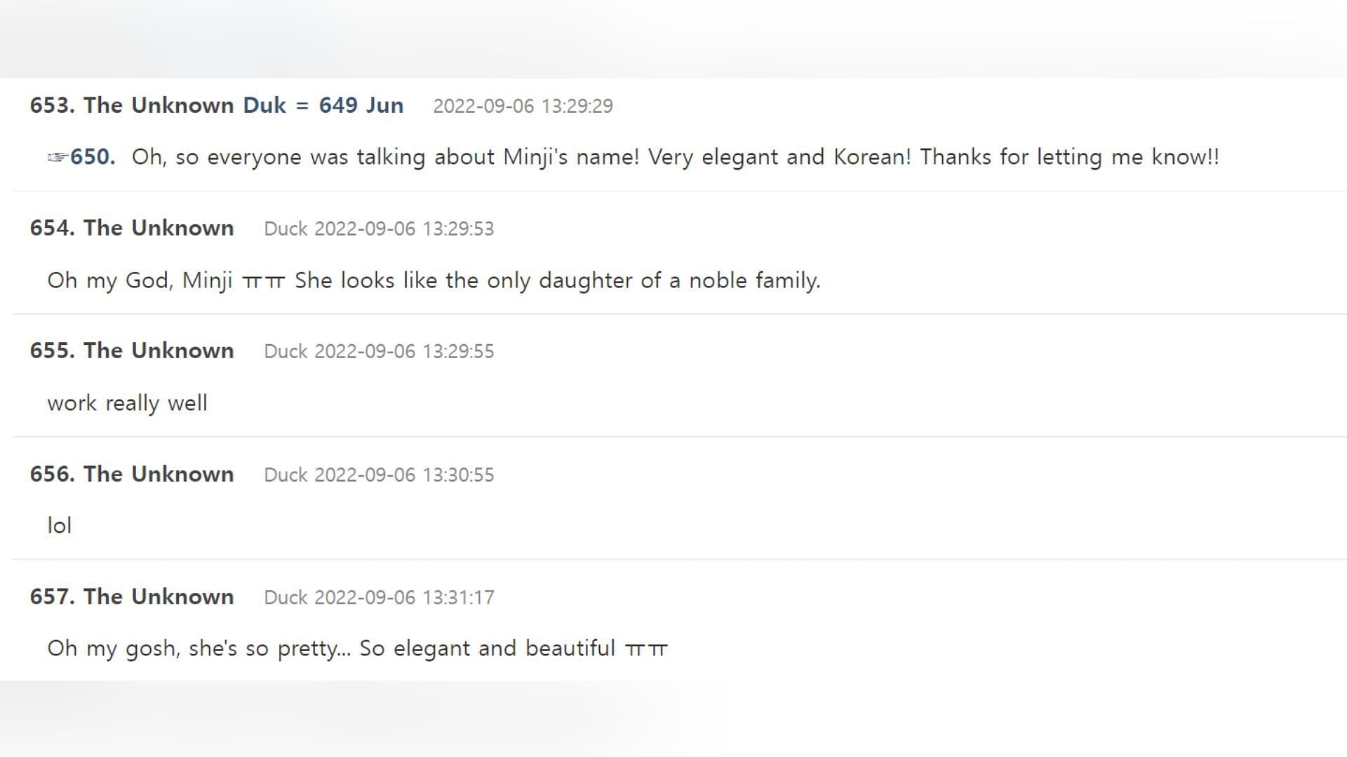 K-netizens comments on the group&#039;s Hanbok pictures (Image via theqoo)