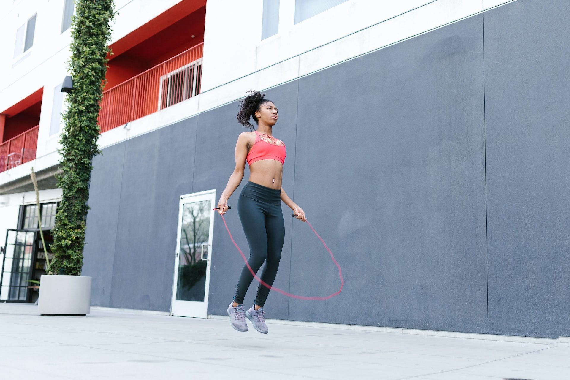 HIIT exercises are beneficial for losing weight. (Photo via Pexels/RODNAE Productions)