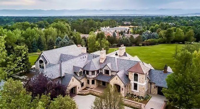 $450,000,000 Patrick Mahomes Likely to Have 25 Mansions in His