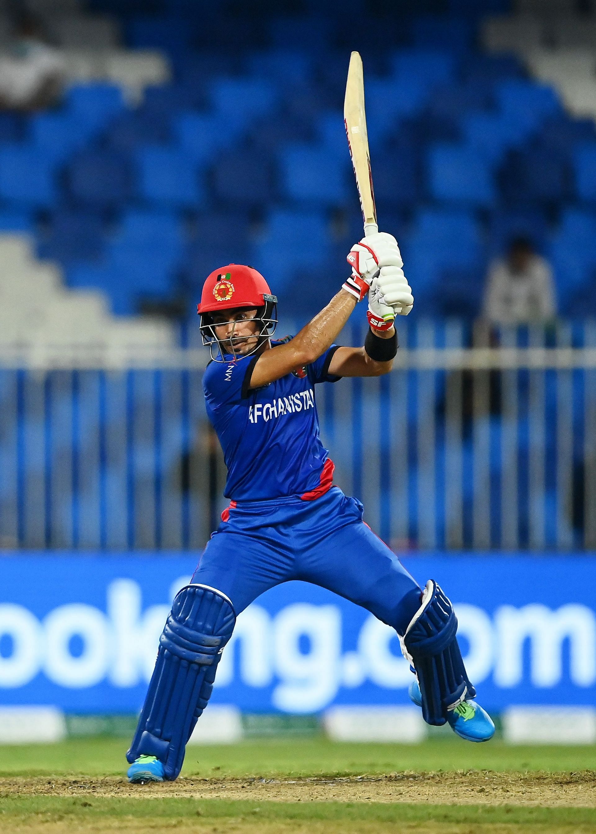 अफगानिस्तान के इस बल्लेबाज ने भी लिस्ट में अपना नाम दर्ज कराया है 