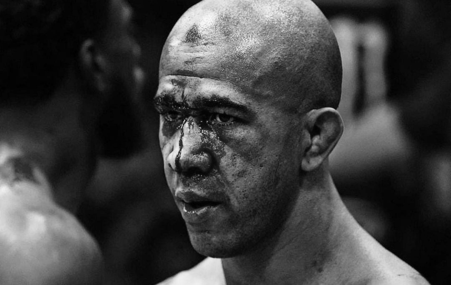 Gregory Rodrigues during his fight against Chidi Njokuani at UFC Vegas 60 (Image via Instagram: @gregoryrodriguesmma)