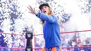 "मेरी बात सुनो बेवकूफ आदमी!"- रेसलिंग दिग्गज का फेमस WWE Superstar पर जमकर फूटा गुस्सा