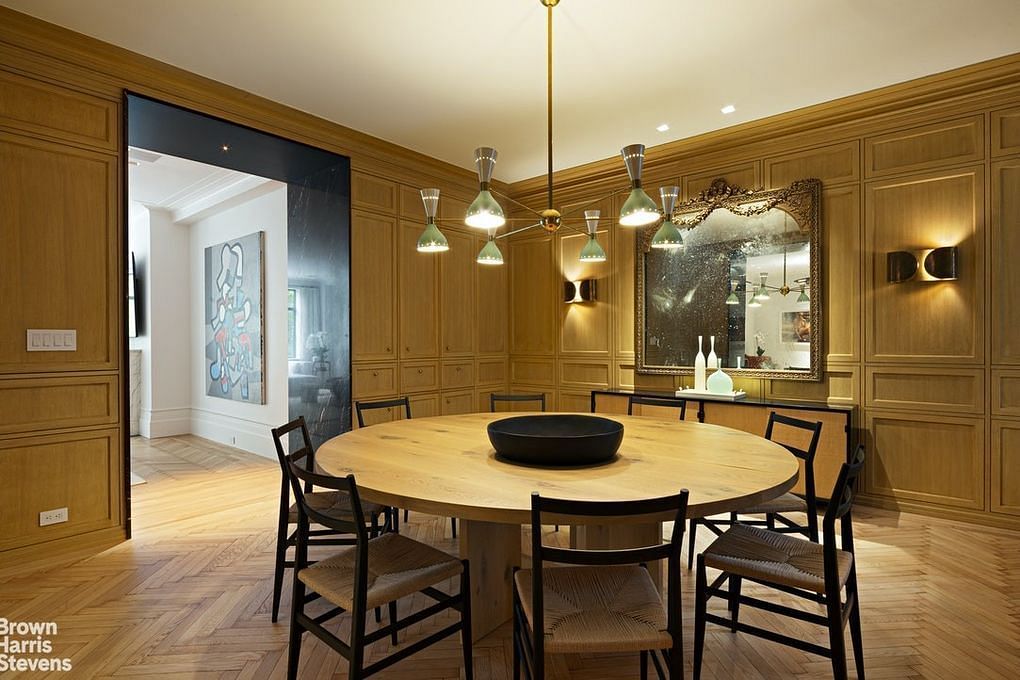 The Dining Room of Alex's Central Park West co-op (Source: New York Post).