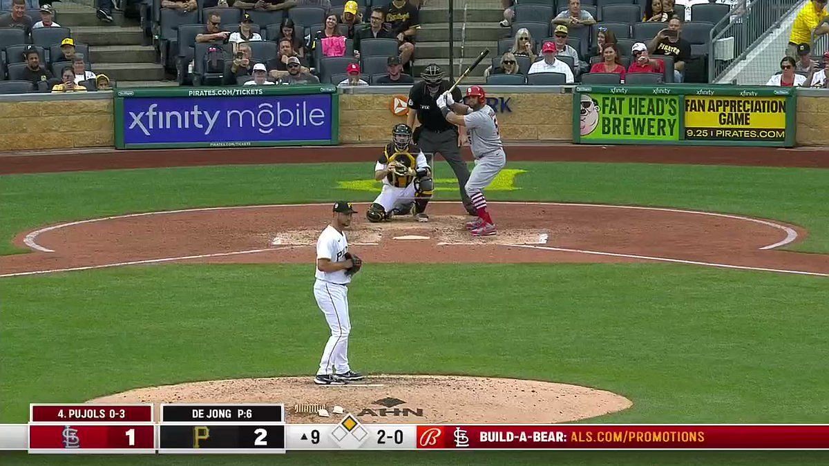 “Completely Lost It”: Cardinals Legend Receives Emotional Sendoff as  Former Battery Mate Joins Albert Pujols in Surprise Appearance -  EssentiallySports