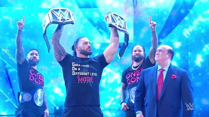 Roman Reigns sends a message after The Bloodline's show of strength on ...