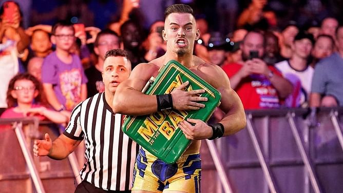 WWE Clash at the Castle में मौजूदा मिस्टर MITB का इतिहास रचने का सपना हुआ चकनाचूर, बॉक्सिंग चैंपियन ने एक पंच मारकर किया ढेर