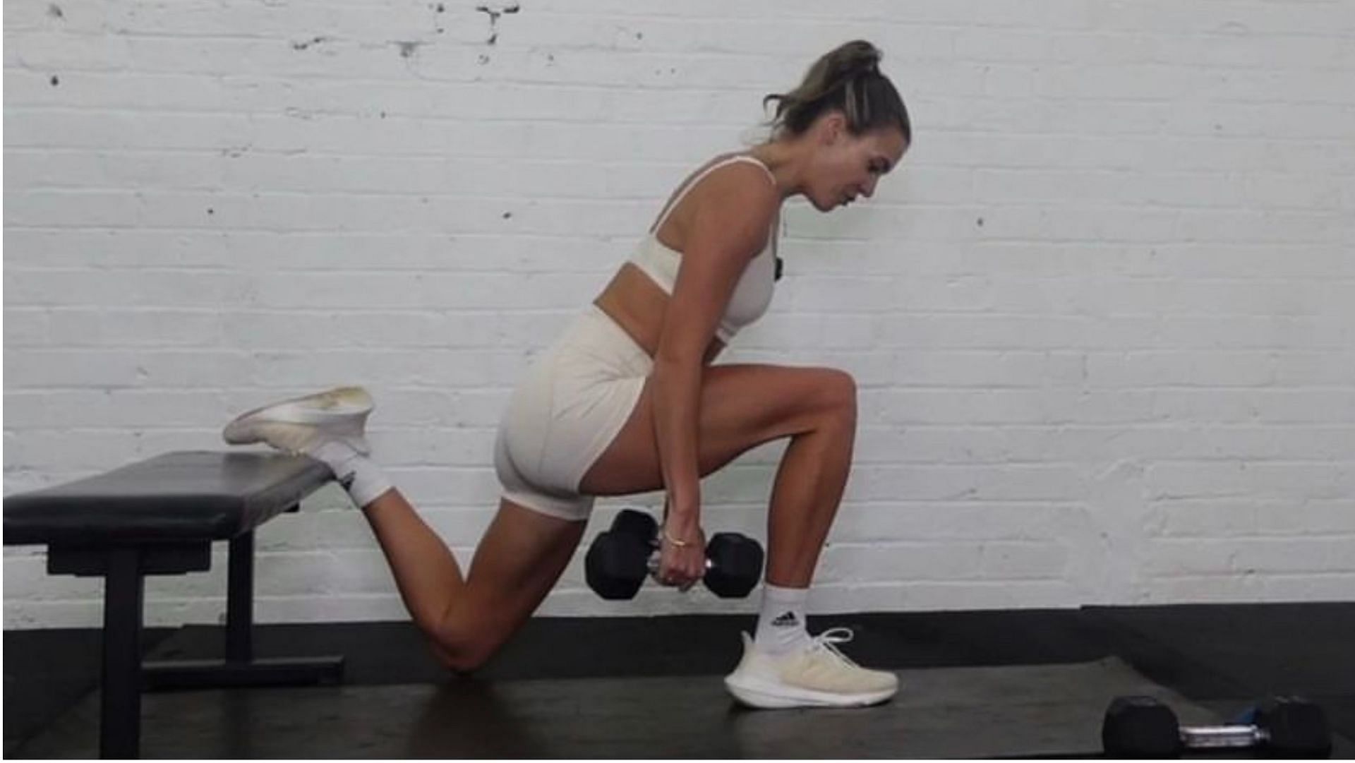 Bulgarian split squat is an amazing lower body exercise. (Photo via Instagram/bodyactive.bybritt)