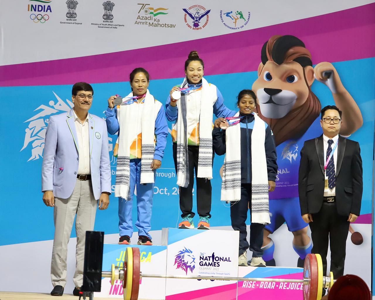 Mirabai Chanu on the podium at the National Games 2022. 