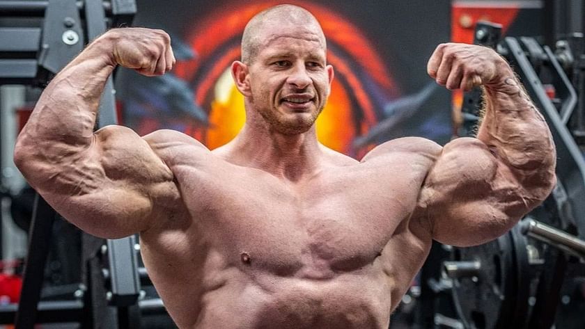 Michal Krizo's brutal shoulder workout