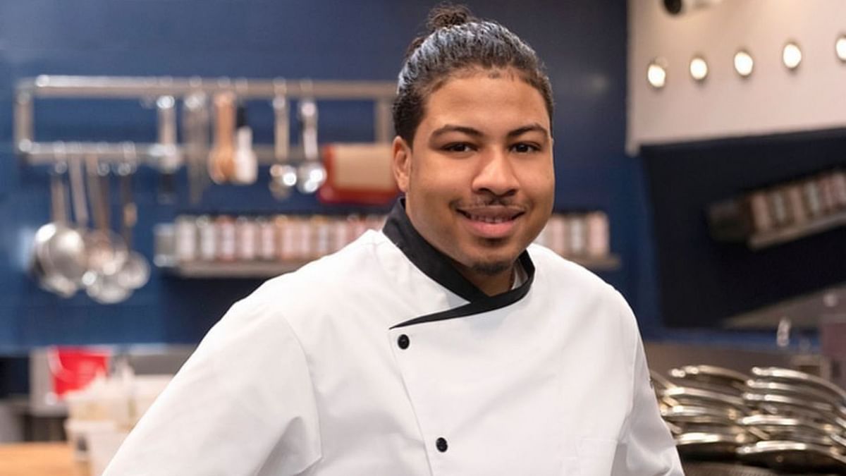 Who is Sakari Smithwick from Hell's Kitchen 2022 (Season 21)? Chef ...