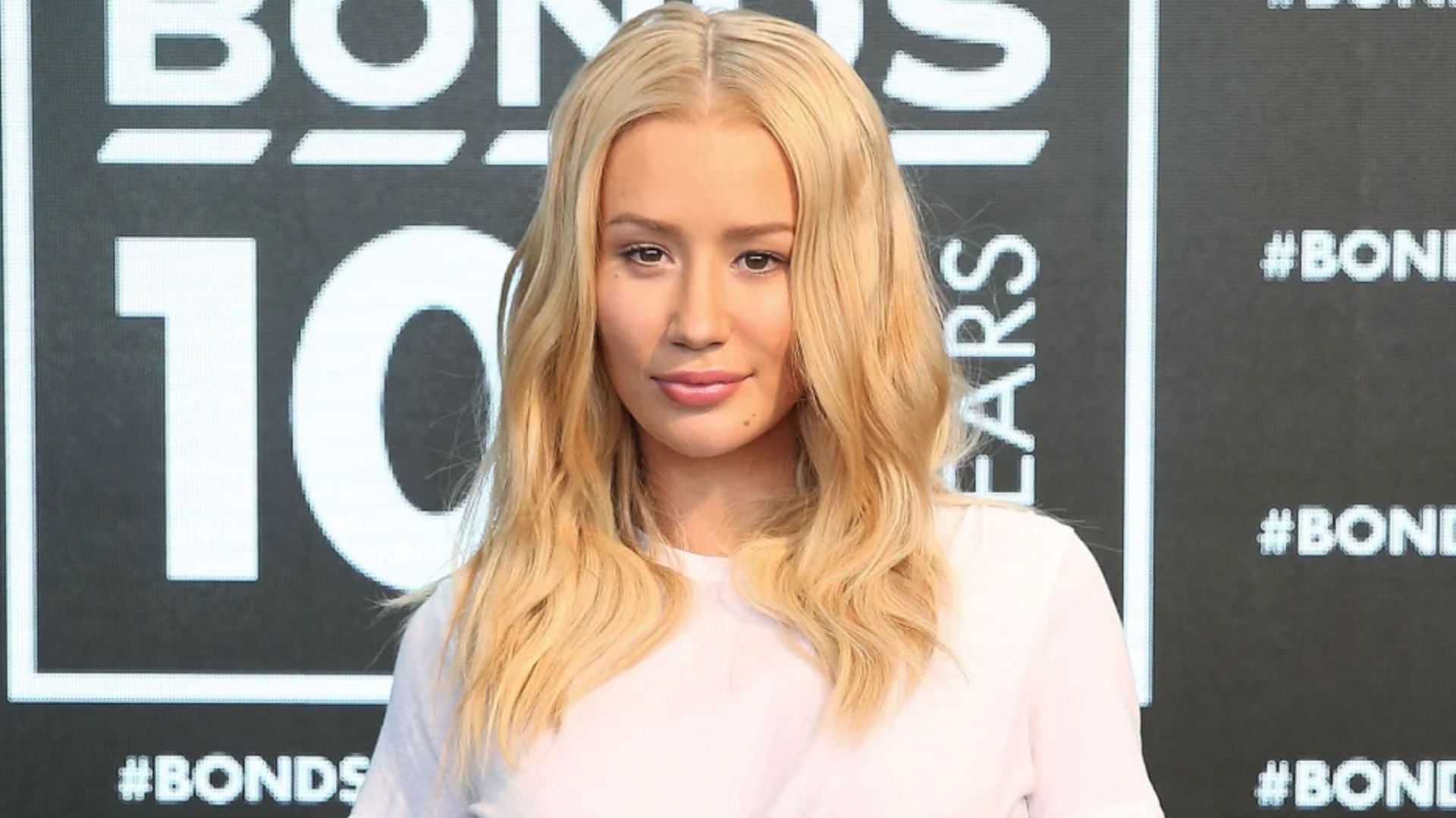 Iggy Azalea injured her neck while on tour. (Image via Brendon Thorne / Getty Images)