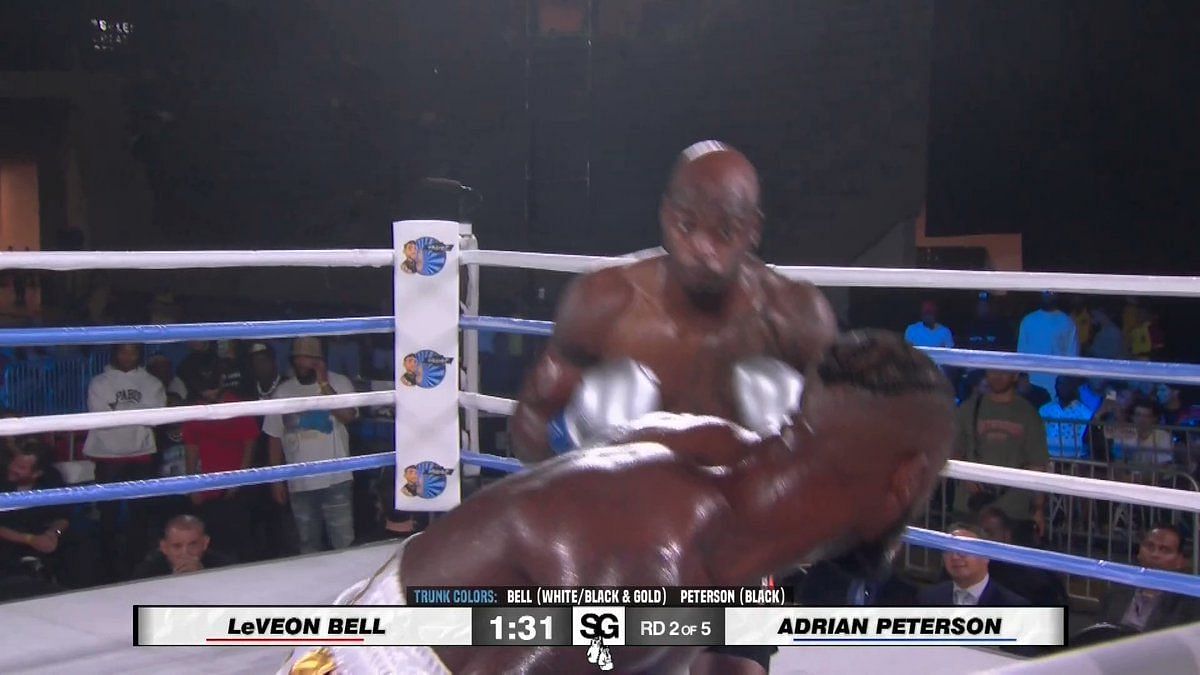 Adrian Peterson vs Le'Veon Bell Boxing Comparison *SOCIAL GLOVES