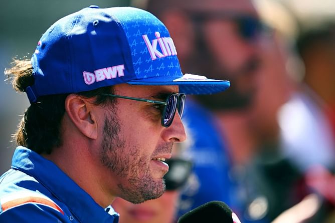 "He is a legend of our time"- Fernando Alonso apologizes to Lewis Hamilton for harsh 2022 F1 Belgian GP criticism