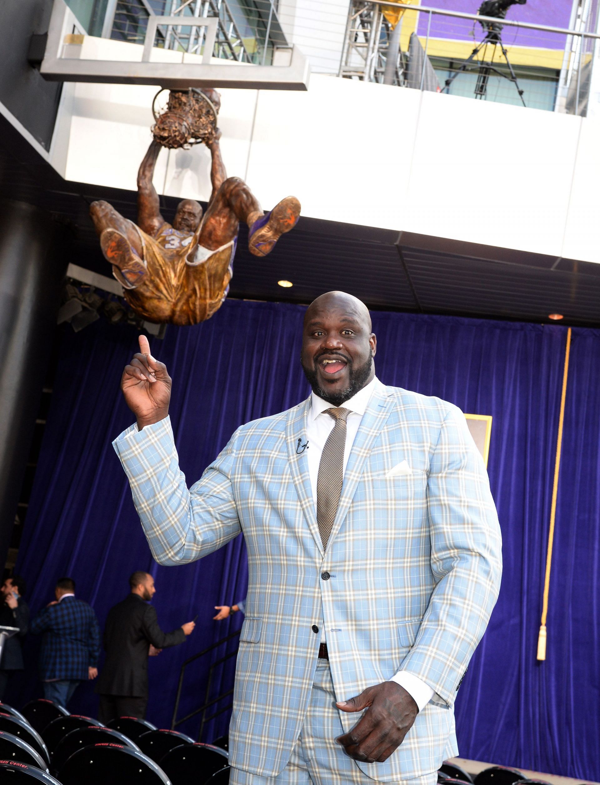Los Angeles Lakers Unveil Shaquille O&#039;Neal Statue