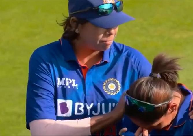 [WATCH] Harmanpreet Kaur tears up ahead of Jhulan Goswami's final international game
