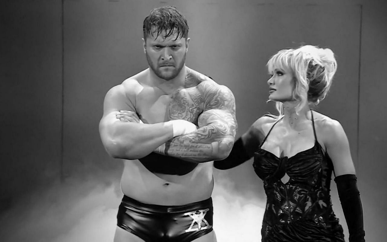 WWE सुपरस्टार्स कैरियन क्रॉस और स्कार्लेट