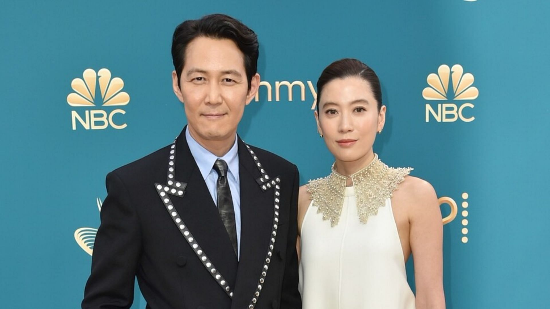 Lee Jung-jae and his girlfriend Lim Su-ryung at the 2022 Emmy Awards (Image via Twitter/@Flitto_Inc)