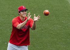 WATCH: Shohei Ohtani impresses with cat-like reflexes against Seattle Mariners