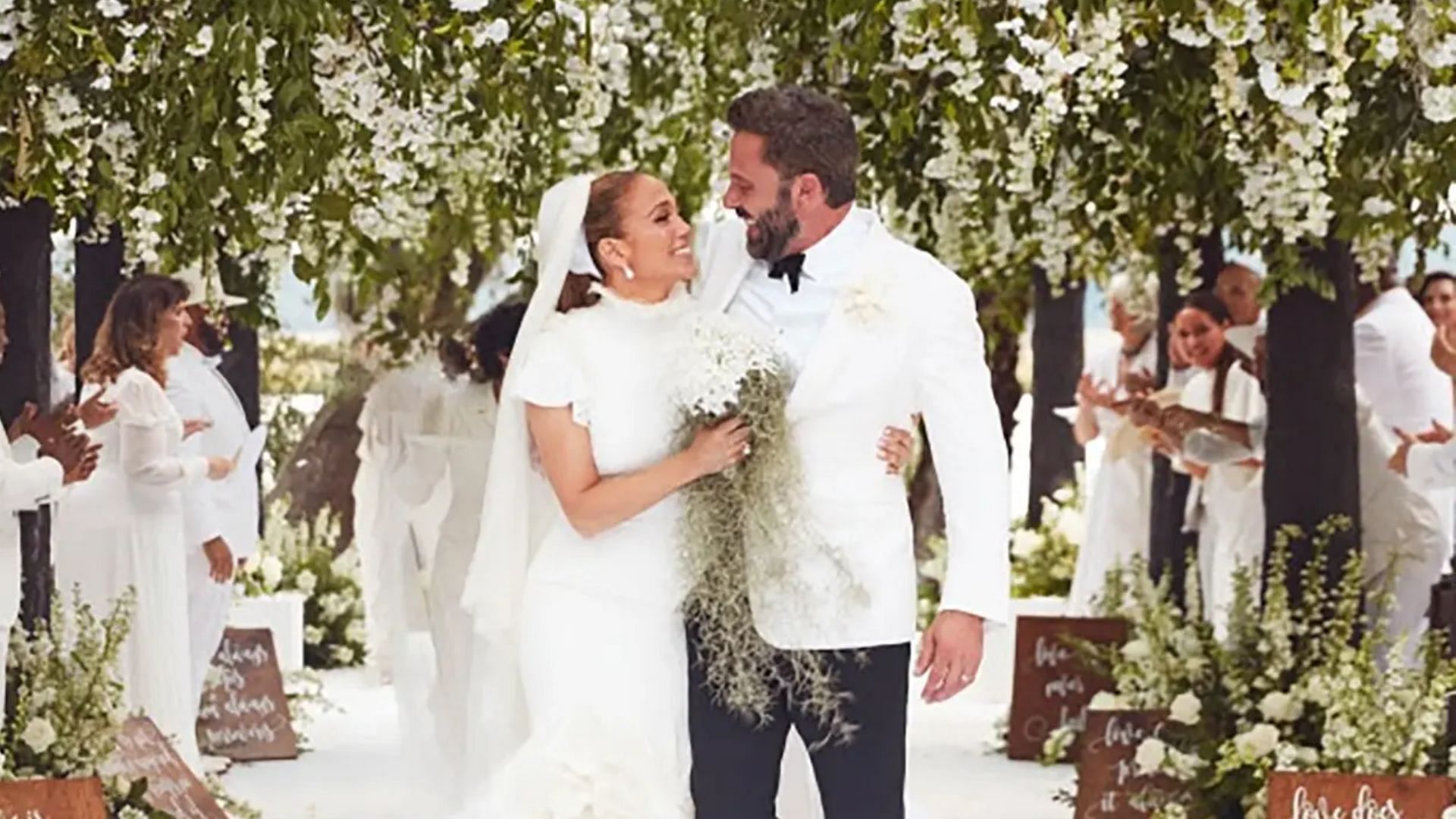 Jennifer Lopez and Ben Affleck married in Las Vegas.