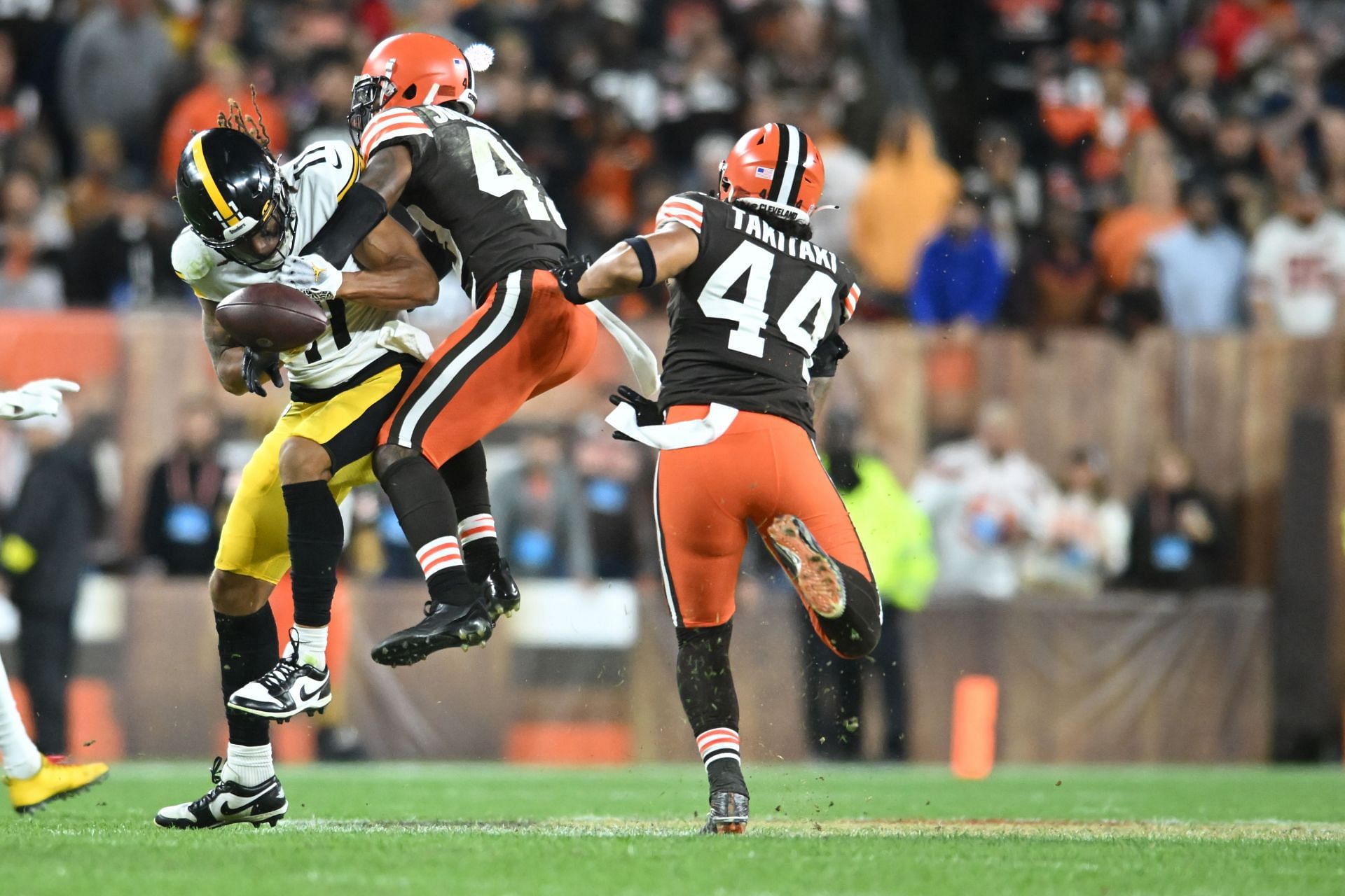 Ragged rivals: Browns, Steelers meet with teams struggling