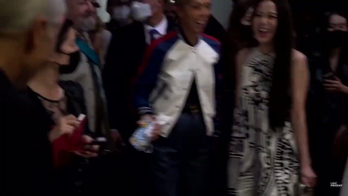 Heads Turn As BLACKPINK's Jisoo Slays In Dior's Paris Fashion Week Runway  Show : K-WAVE : koreaportal