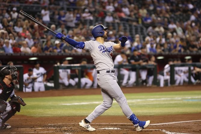 "The whole stadium knew instantly it was gone" "Thanks Yanks!" - Los Angeles Dodgers fans praise ex-Yankees slugger Joey Gallo for his 437-foot moonshot against the Arizona Diamondbacks