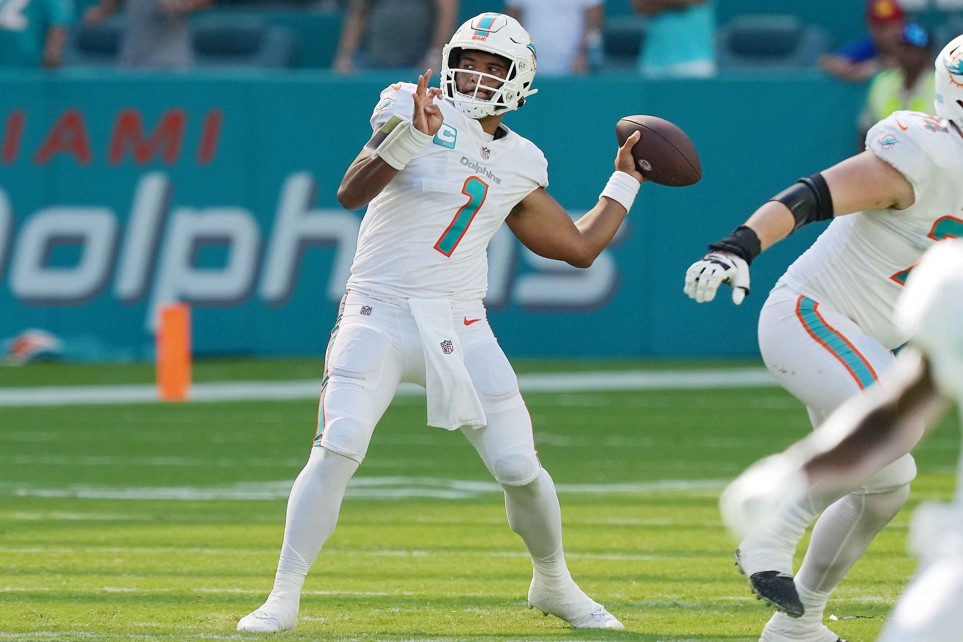 Ryan Fitzpatrick deserves respect for mentoring Tua Tagovailoa