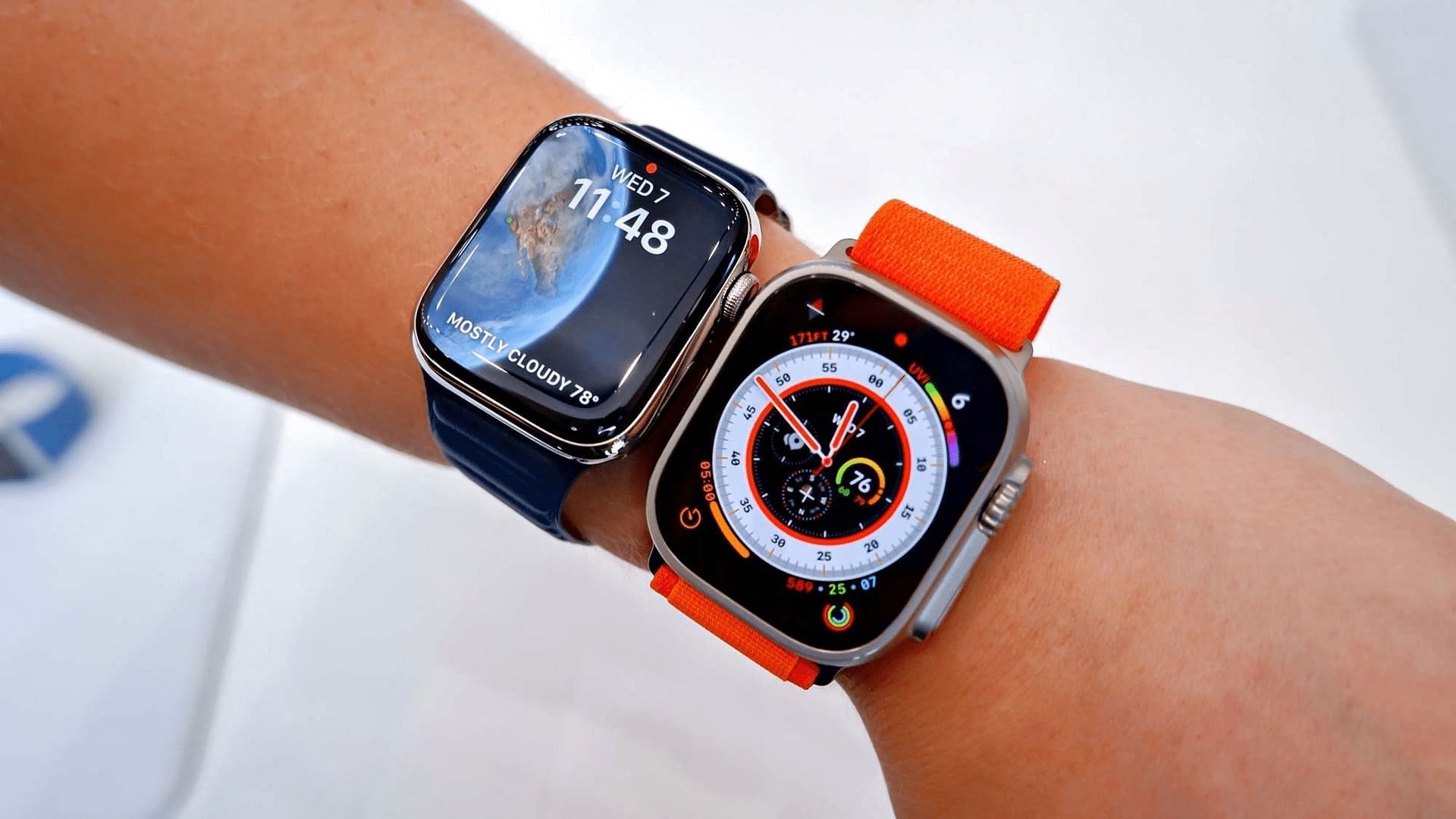 Apple Watch Series 8 với thiết kế đẹp và tính năng thông minh tiên tiến hơn bao giờ hết. Còn Apple Watch Ultra, một phiên bản đặc biệt của Apple, cũng là một lựa chọn tuyệt vời. Nếu bạn đang muốn tìm một chiếc đồng hồ thông minh cao cấp, hãy xem hình ảnh liên quan đến Apple Watch Series 8 vs Apple Watch Ultra để chọn cho mình một chiếc đồng hồ hoàn hảo nhất!