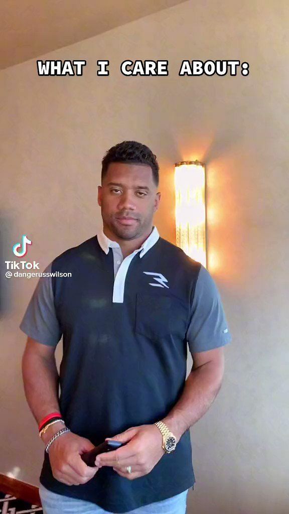 russell wilson literally a walking meme｜TikTok Search