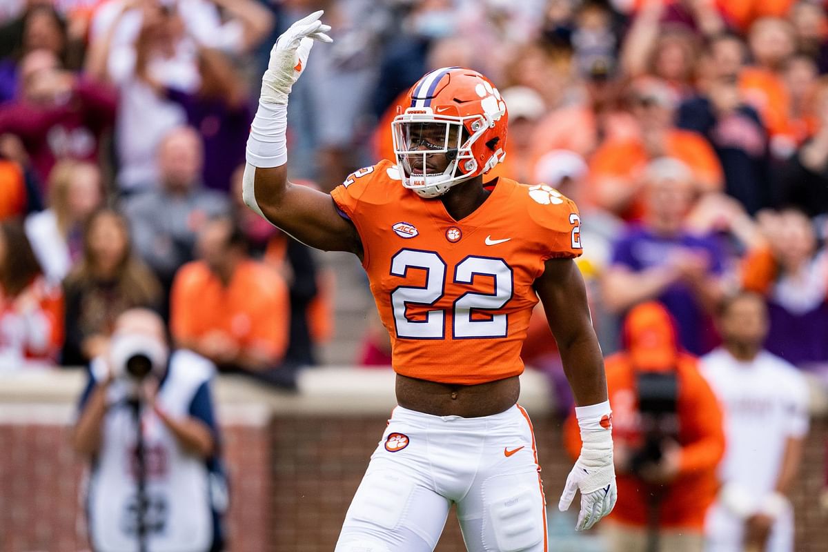 Top 5 College Football Linebackers In 2022